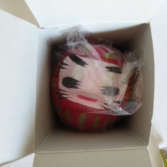 VINTAGE NEW IN BOX JAPAN JAPANESE GOOD LUCK DARUMA PAPER MACHE DOLL - Picture 2 of 9